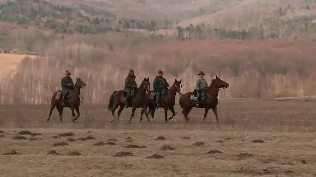 Desfășurare de forțe în Covasna, după apariția unui necunoscut într-o pădure. Localnicii cred că ar putea fi Emil Gânj